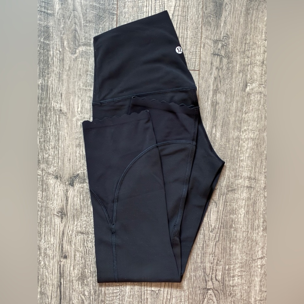 Lululemon Align Scalloped Hem High-Rise Crop Leggings 23" - Size: 6